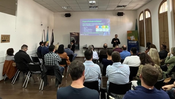 Segurança Digital foi o tema do Encontro com Associados